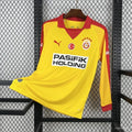Equipación visitante del Galatasaray 2025/26