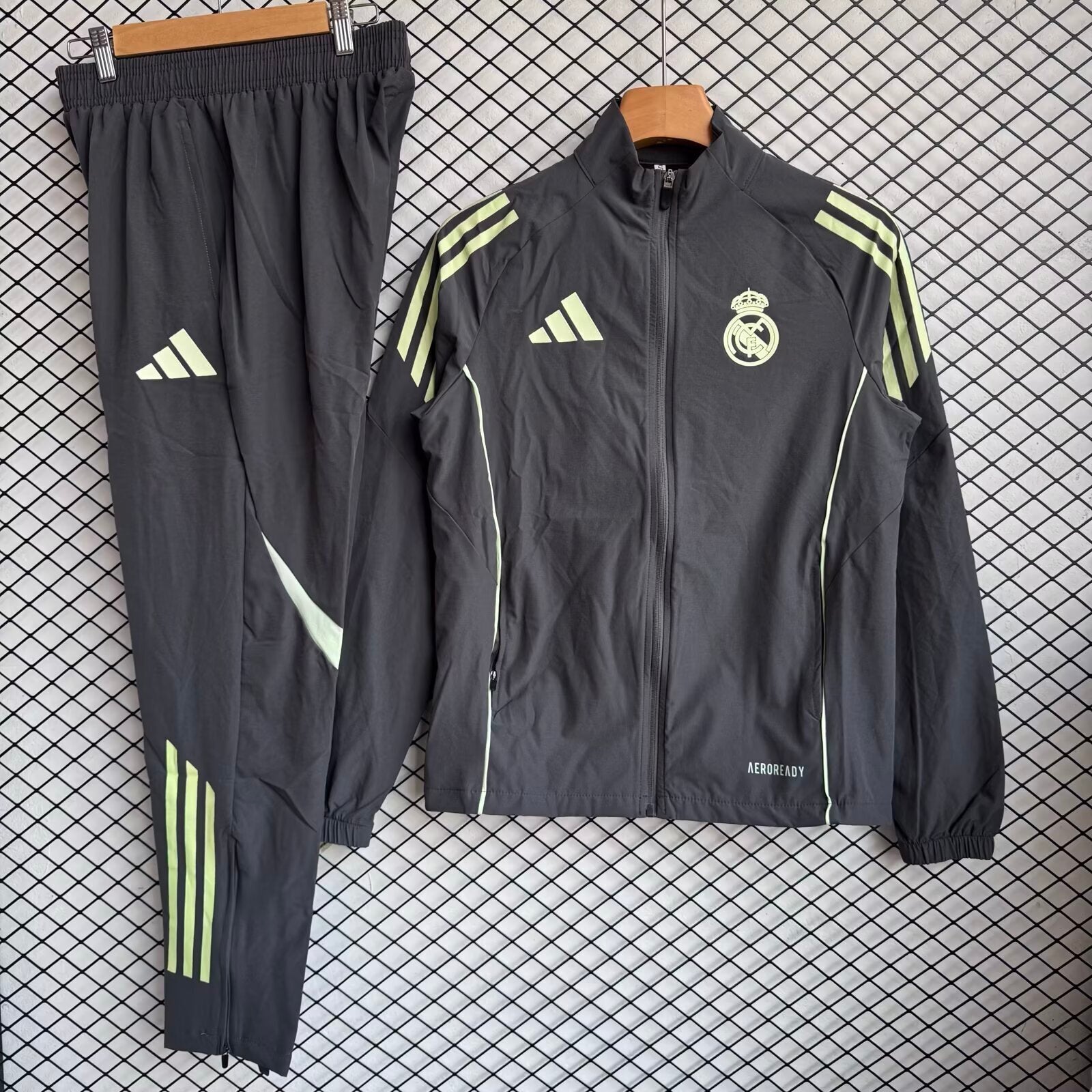 Arsenal 2025/26 Tracksuit