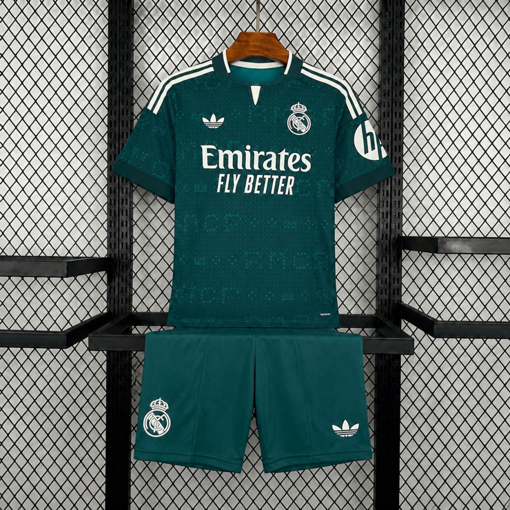 Kit Enfant Real Madrid 2026/27 – Extérieur