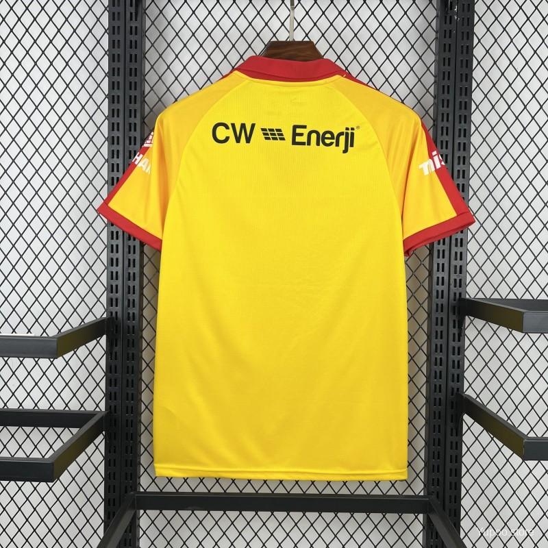 Equipación visitante del Galatasaray 2025/26