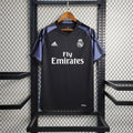 Camiseta retro de visitante del Real Madrid 2016/17