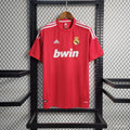 Tercera equipación retro del Real Madrid 2011/2012