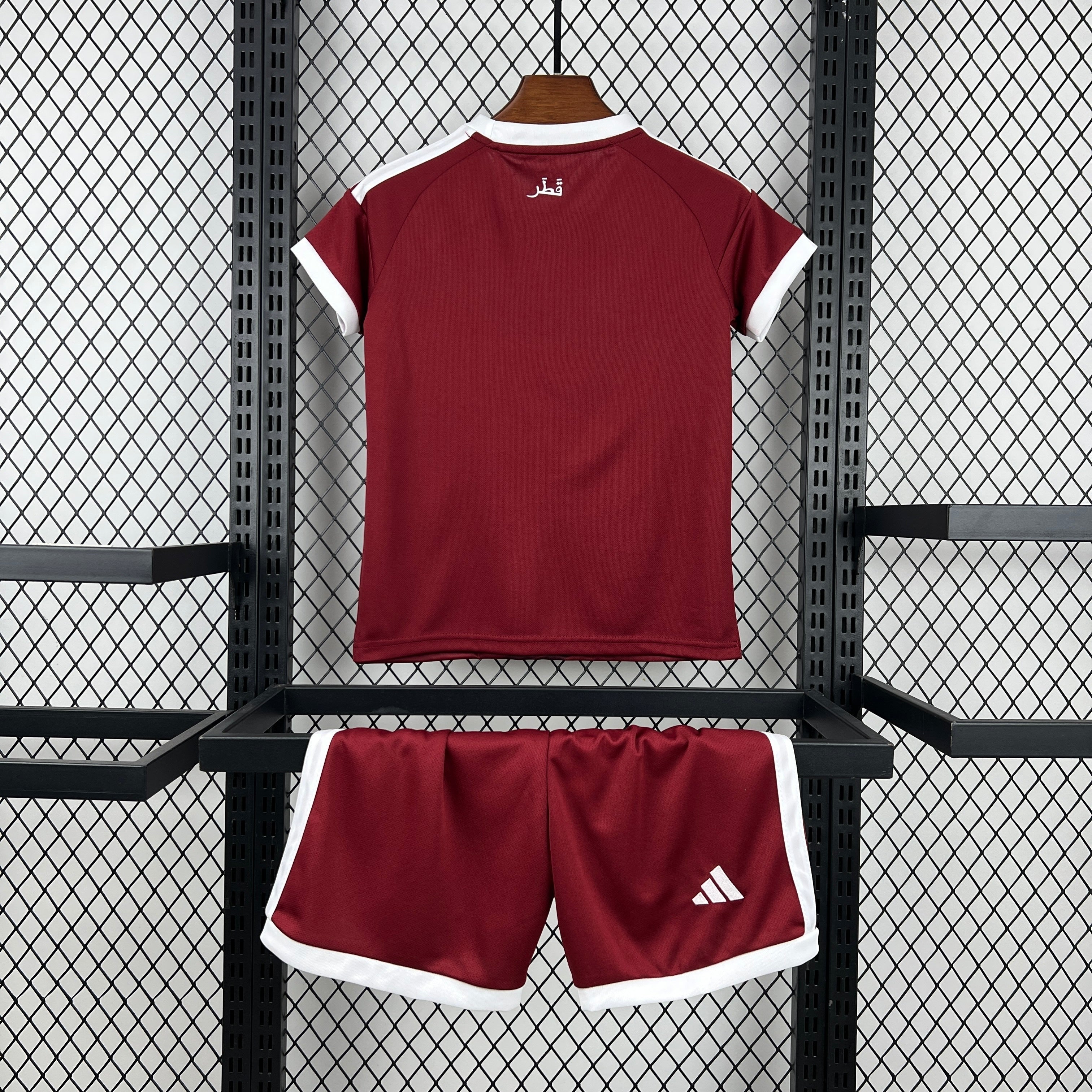 Kit Enfant Qatar Coupe Du Monde 2026 – Domicile