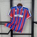 Camiseta local del Crystal Palace de la Premier League 2025/26