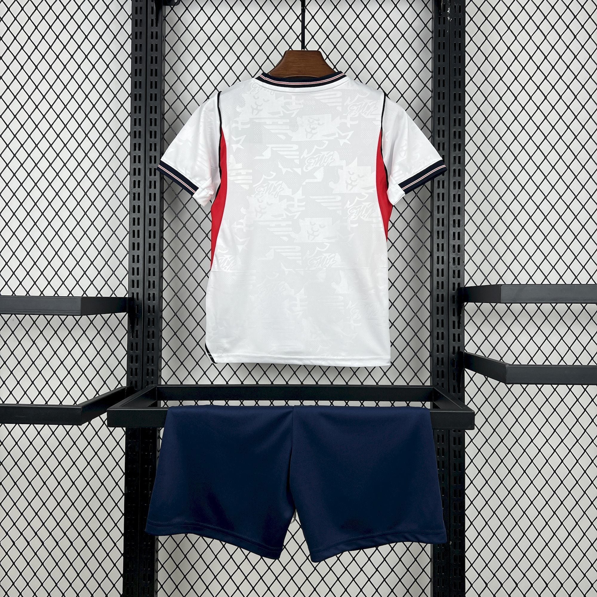 Kit Enfant Angleterre Coupe Du Monde 2026 – Domicile