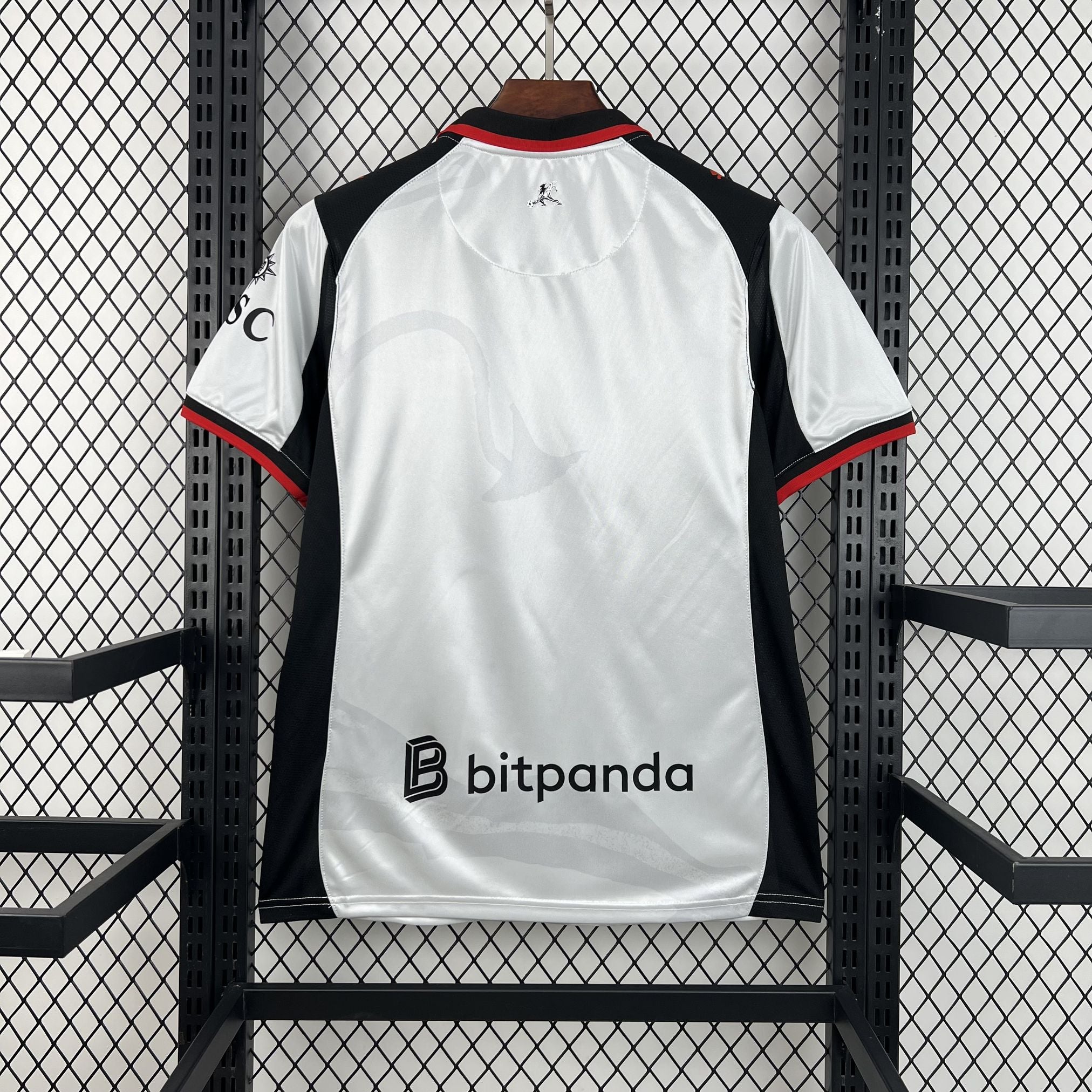 Camiseta local del AC Milan Serie A 2025/26