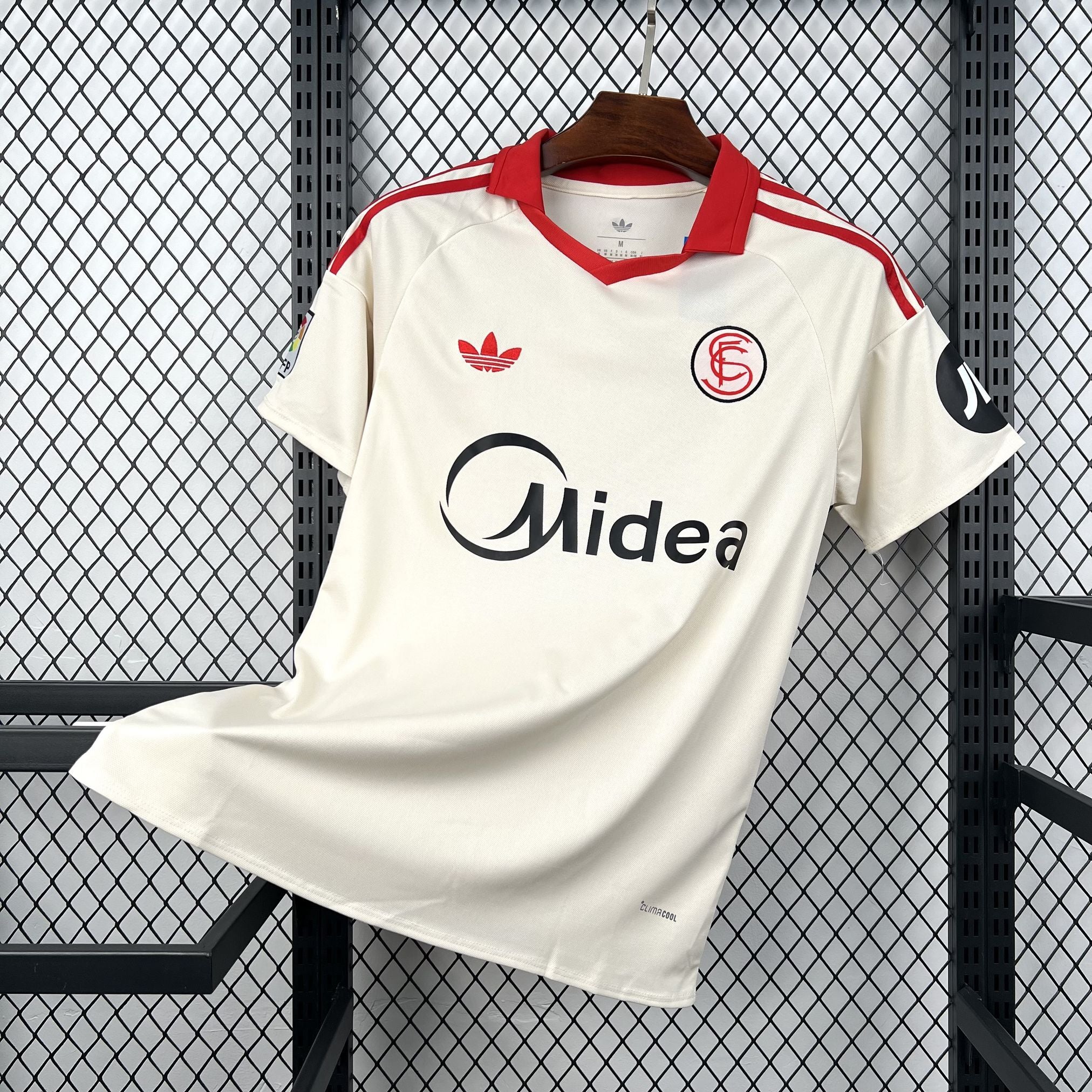 Equipación visitante del Galatasaray 2025/26