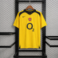 Camiseta retro de visitante del Arsenal 2005/2006