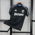 Camiseta visitante del Aston Villa para la temporada 2025/26 de la Premier League
