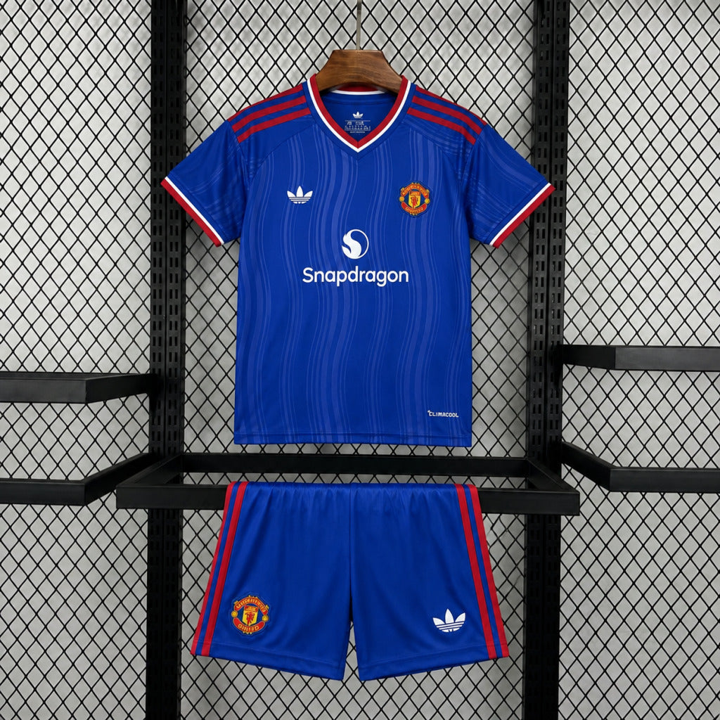 Kit Enfant Manchester United 2026/27 – Extérieur