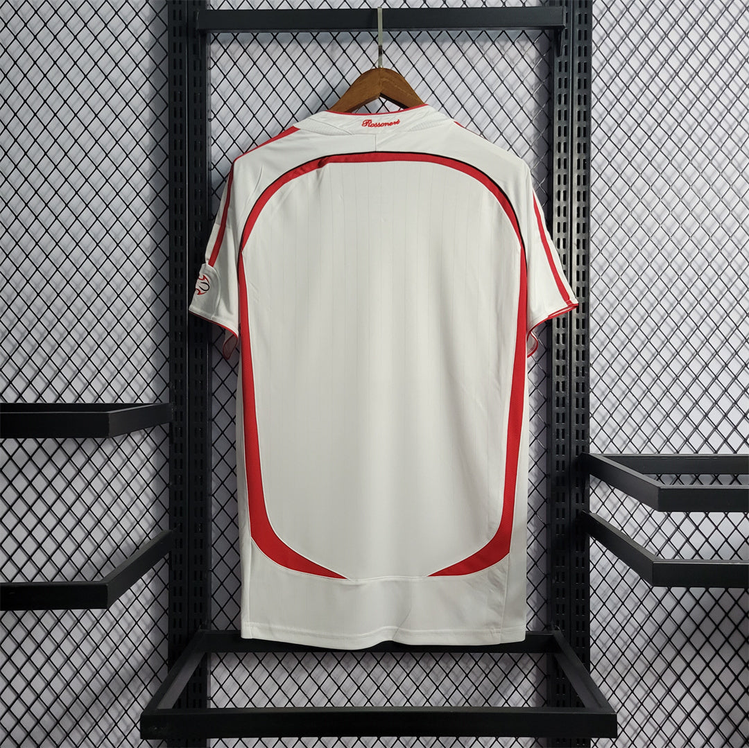 Camiseta retro de local del AC Milan 2006/2007
