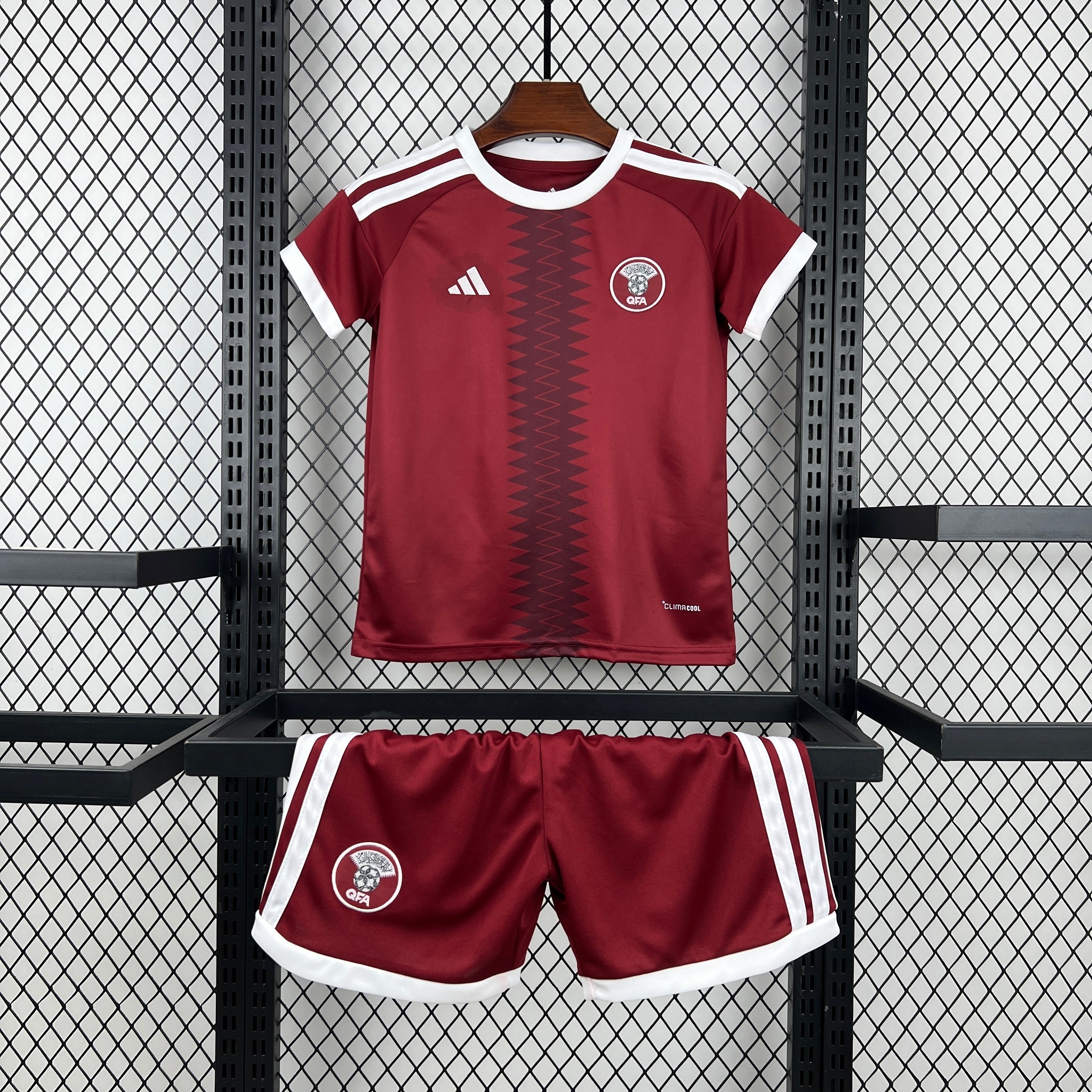 Kit Enfant Qatar Coupe Du Monde 2026 – Domicile