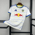 Camiseta local del Leeds de la Premier League 2025/26