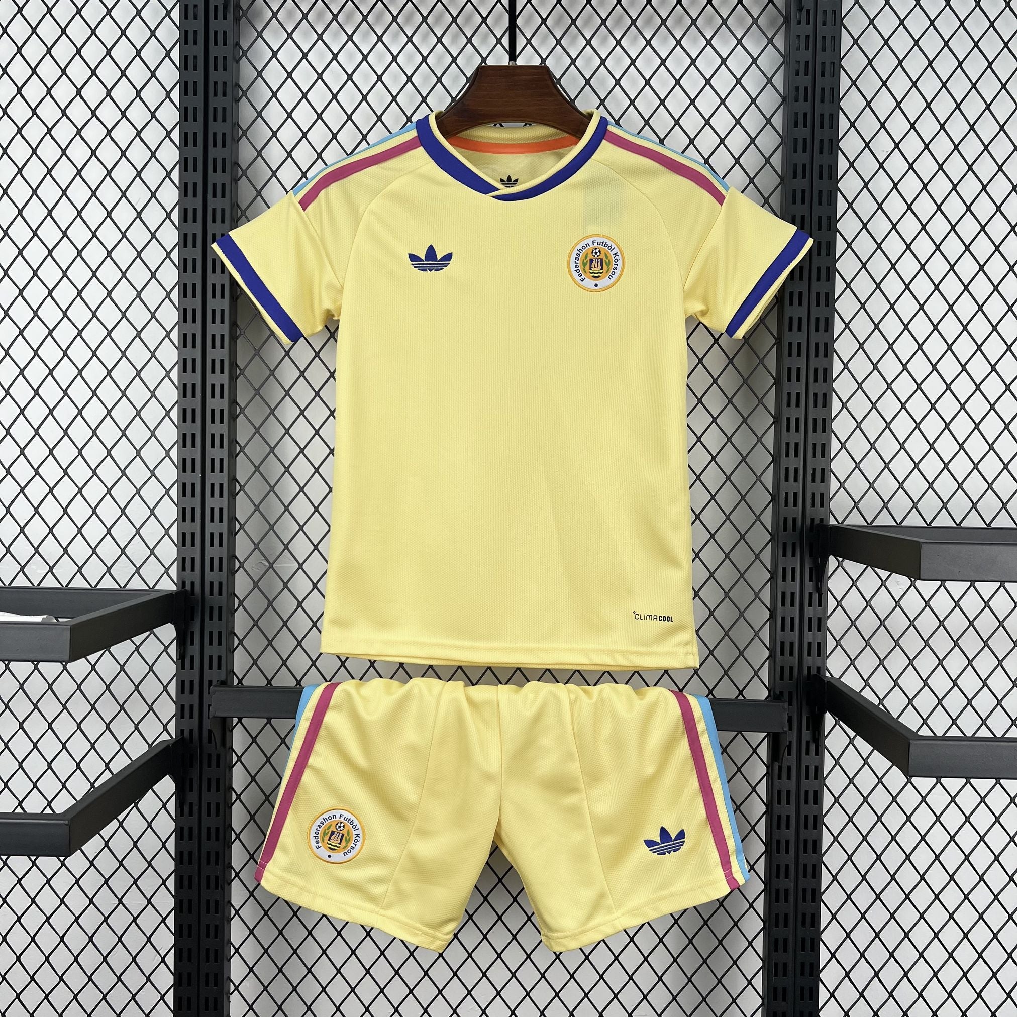 Kit Enfant Curaçao Coupe Du Monde 2026 – Extérieur