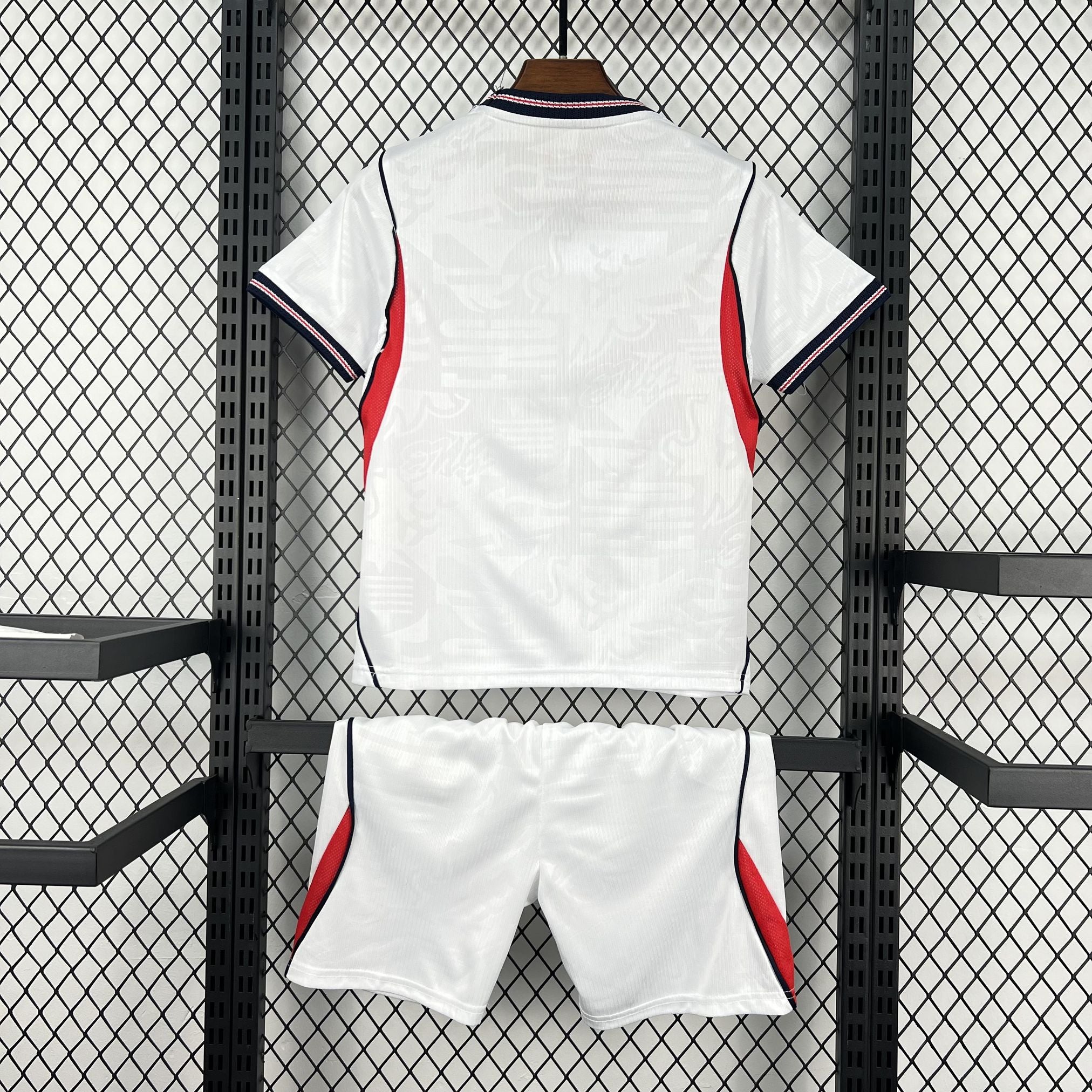 Kit Enfant Angleterre Coupe Du Monde 2026 – Domicile