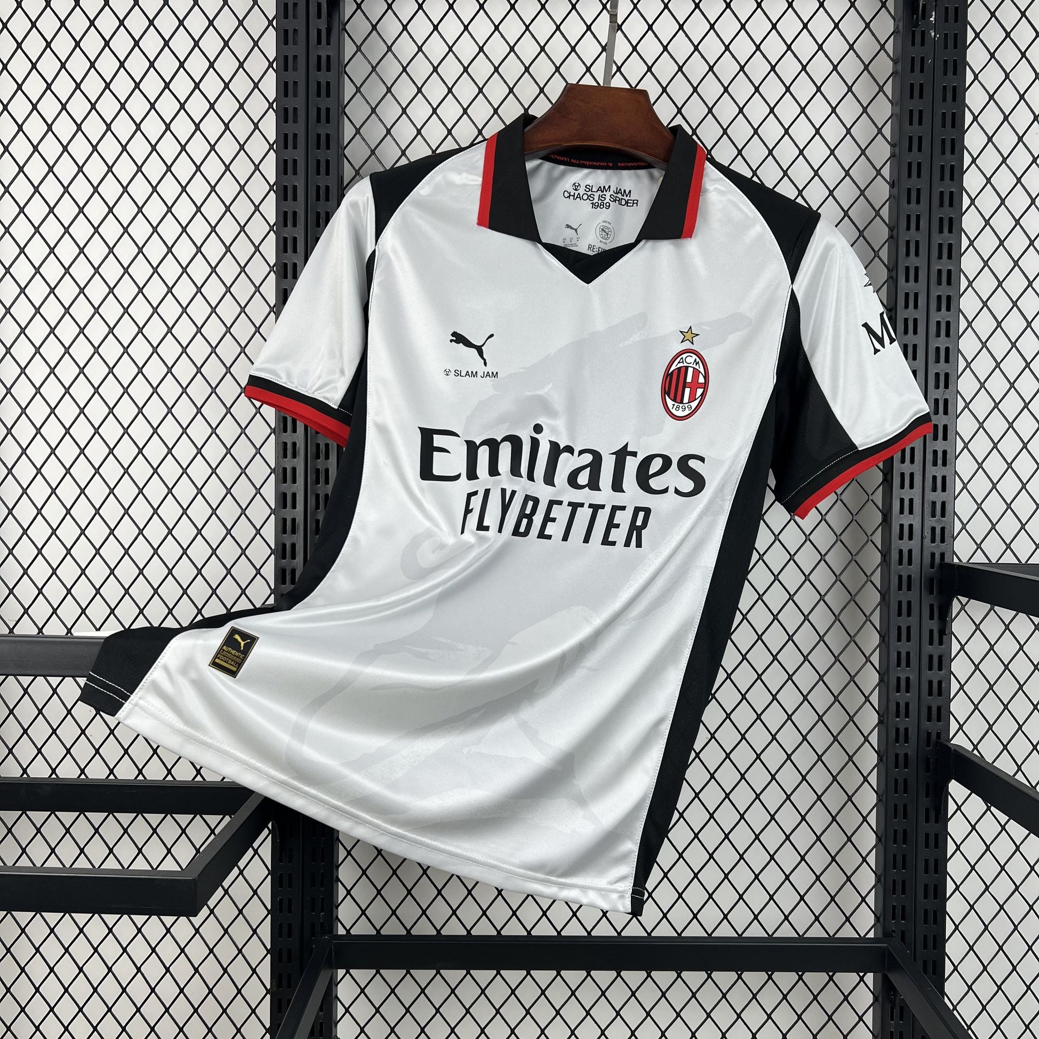 Camiseta local del AC Milan Serie A 2025/26
