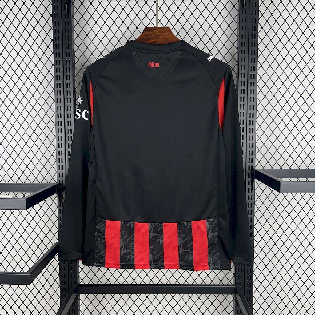 Camiseta local del AC Milan Serie A 2025/26